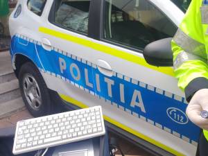 Drogat și fără permis, un tânăr a fost prins la volanul unui autoturism pe străzile din Rădăuți