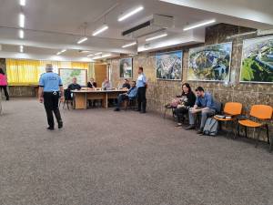 Ședință de Consiliu Local cu Poliția în sală, din cauza scandalului izbucnit de autorizarea PUZ-ului unei investiții în zona centrală a Sucevei