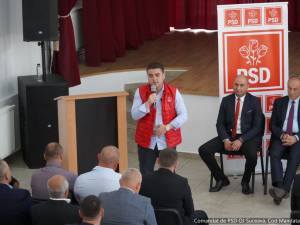 Gheorghe Șoldan și echipa PSD, alături de candidatul de primar la Vicovu de Sus, Ionel Adrian Juravle