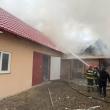 Casă de dimensiuni mari, salvată în mare parte de pompieri, după un incendiu izbucnit de la coșul de fum