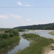 Bărbat mort după ce a fost luat de apele râului Moldova și dus doi kilometri