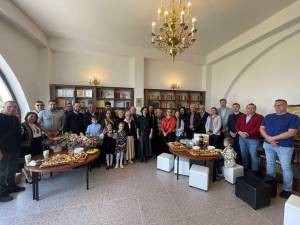 Clubul Rotary Suceava-Bucovina a inaugurat Biblioteca „Bogdan Galanton Moroșan” la biserica din Siliștea Nouă