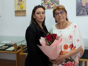 Grațiela Țurțu a expus 39 de tablouri la Galeria Bibliotecii Bucovinei, oferind publicului „o contabilitate a emoțiilor”