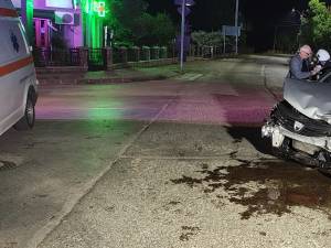 Un autoturism în care se aflau cinci oameni, izbit în intersecție de un minor de 16 ani, la volanul mașinii tatălui său