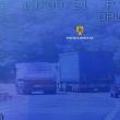 Șofer de camion, prins în timp ce depășea un tir în curbă și pe linie continuă