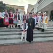I s-au rupt opincile, dar n-a vrut să iasă din procesiune. A mers mai departe desculț