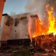 O brutărie și mai multe magazii de lemne, afectate de un puternic incendiu