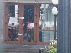 Sigiliu pe restaurantul Vivendi