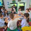 Zeci de copii participă în această perioadă la Atelierul „Magia Plantelor”, la Muzeul de Științele Naturii