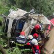 Șoferul care a zburat cu tirul într-o râpă la Dănila a scăpat cu viață