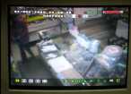 Un taximetrist travestit şi înarmat cu un cuţit de bucătărie a încercat să jefuiască un magazin