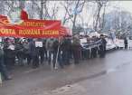 Sindicaliştii de la BNS şi Cartel Alfa au protestat în faţa Prefecturii Suceava