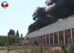 Incendiu puternic, fum înecăcios şi explozii, în curtea fostei IRA Suceava